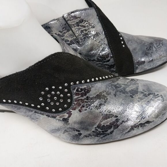 HELLE COMFORT CLOGS. SIZE 9.5". - Picture 9 of 16